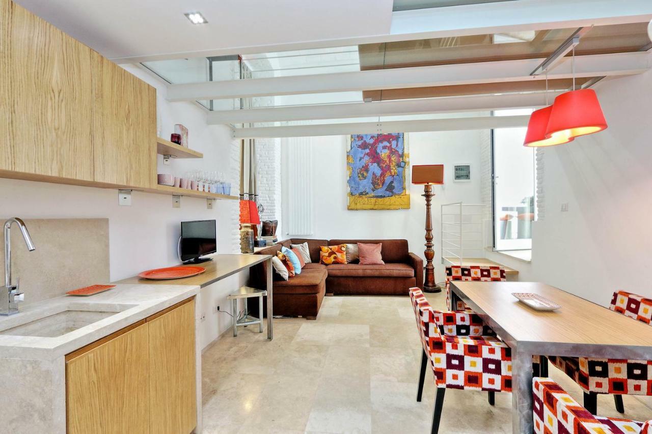 Design Loft Campo Dei Fiori Apartment Rome Bagian luar foto